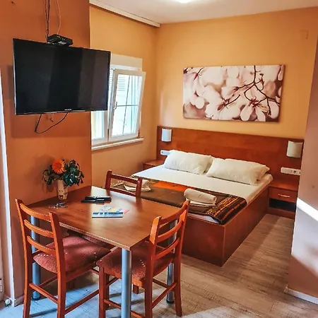 Villa Amfora * נאום